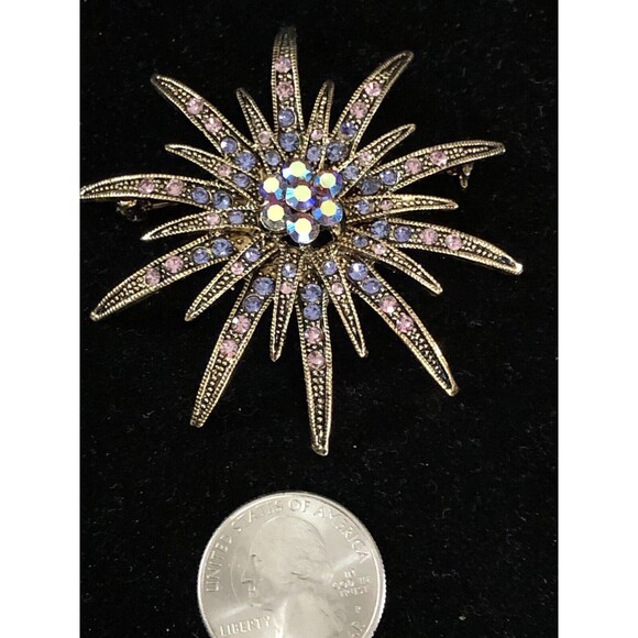Vintage Goldtone Rainbow Aurora Borealis Star Burst Brooch Pin 2.5" - Picture 4 of 6
